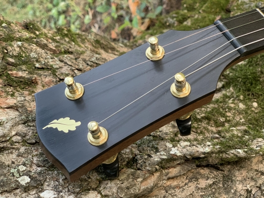 White Oak Leaf (brass)