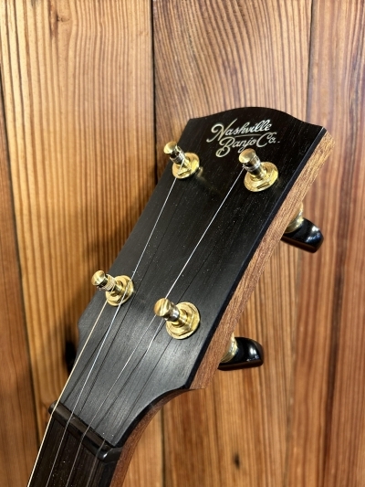 Nashville Banjo Logo (gold mother-of-pearl)